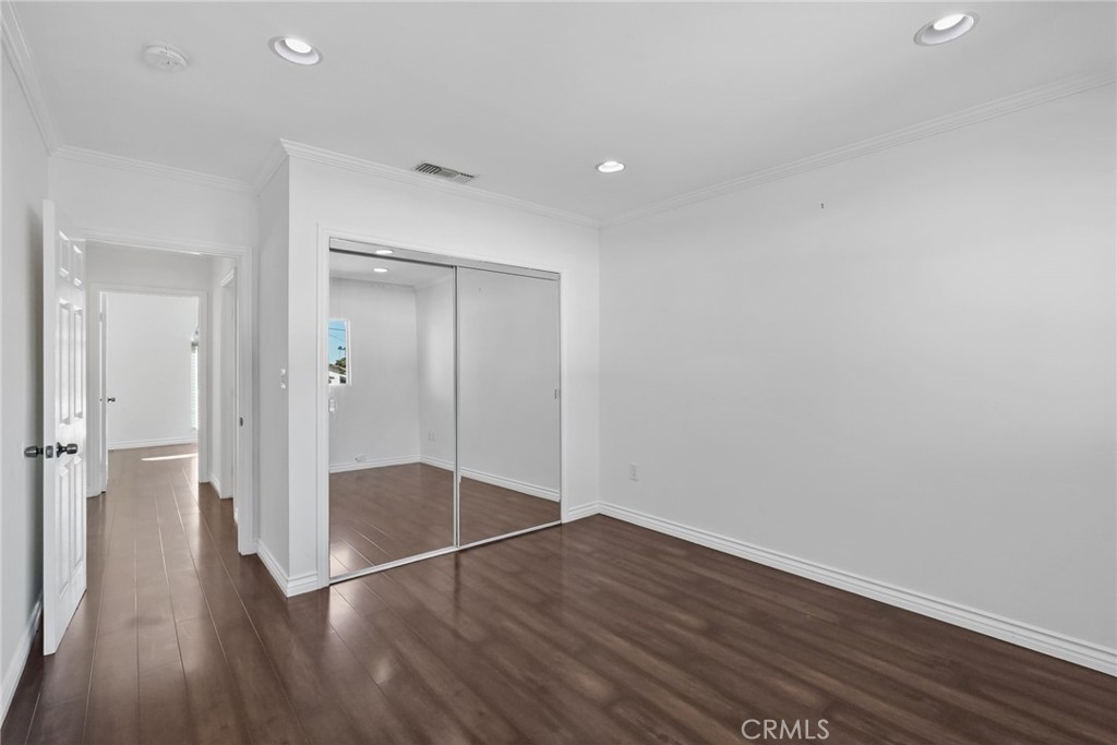 1353 Thompson Avenue Property Photo 18