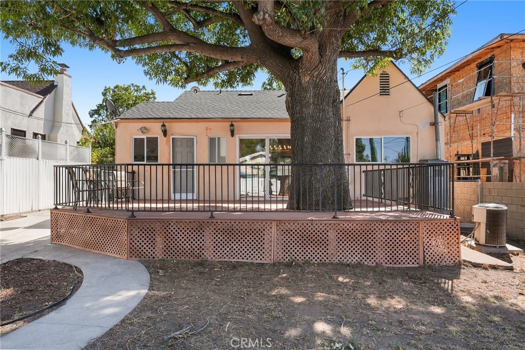 1353 Thompson Avenue Property Photo 27