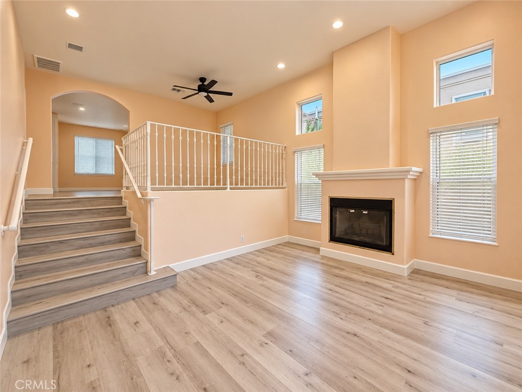 15756 Devonshire Street Property Photo 4