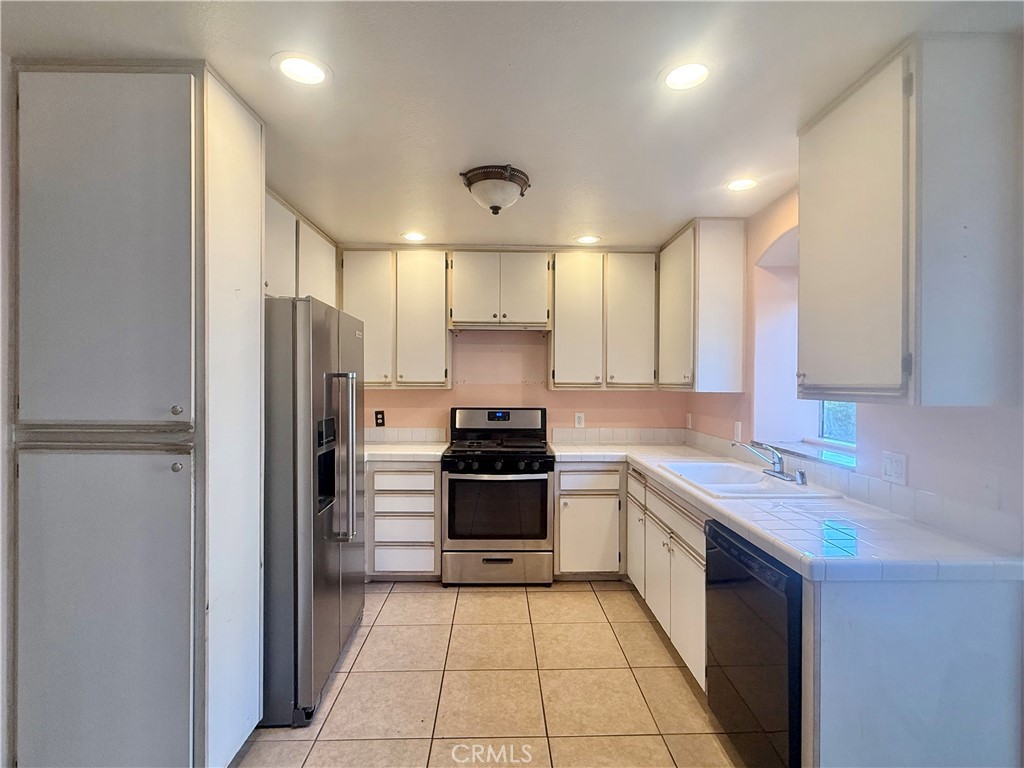 15756 Devonshire Street Property Photo 20