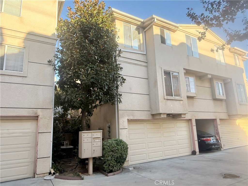 15756 Devonshire Street Property Photo 23