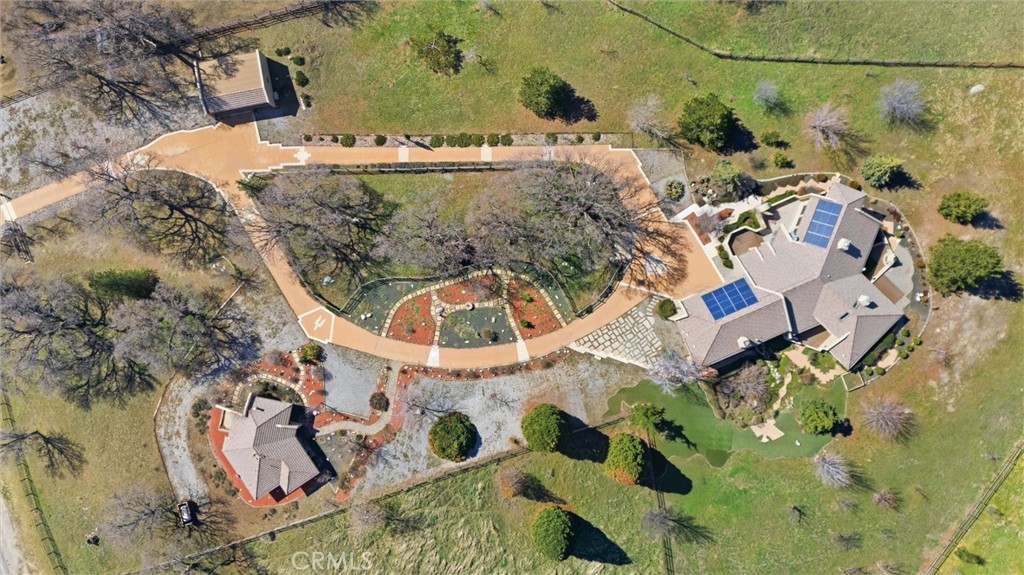 28221 Cumberland Property Photo 8