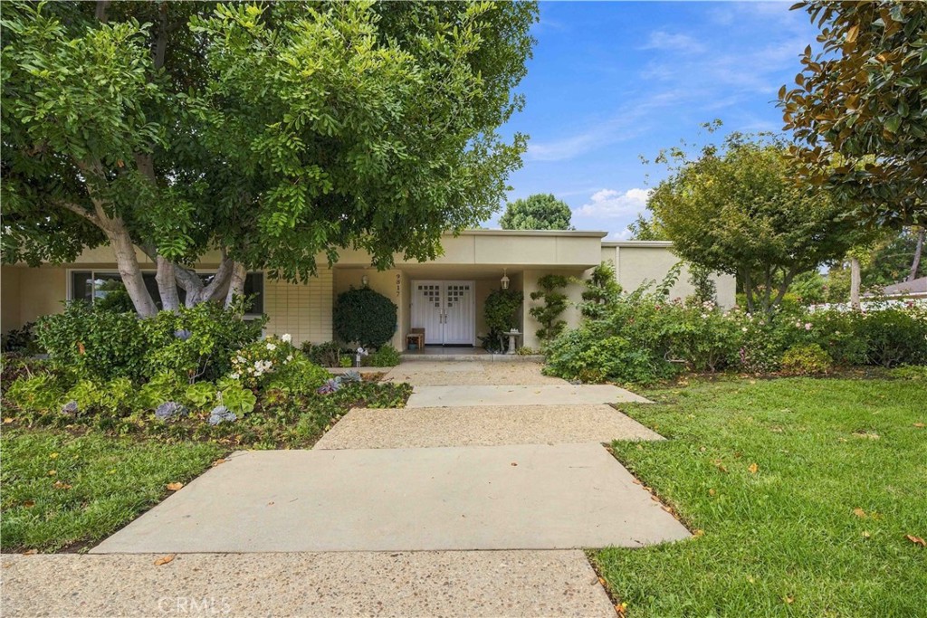 9817 Donna Avenue Property Photo 1
