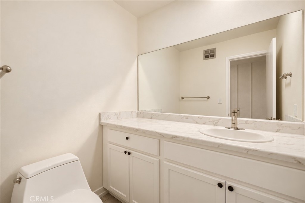 5047 Gerald Avenue Property Photo 10