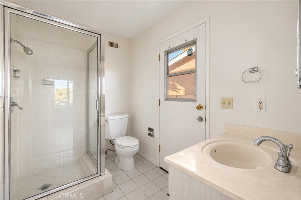 5047 Gerald Avenue Property Photo 12