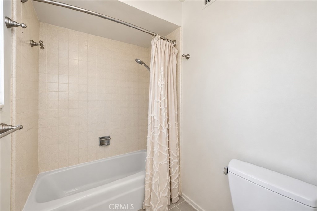5047 Gerald Avenue Property Photo 18
