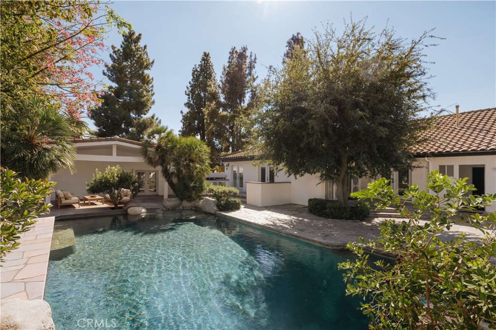 8202 Rhea Avenue Property Photo 1