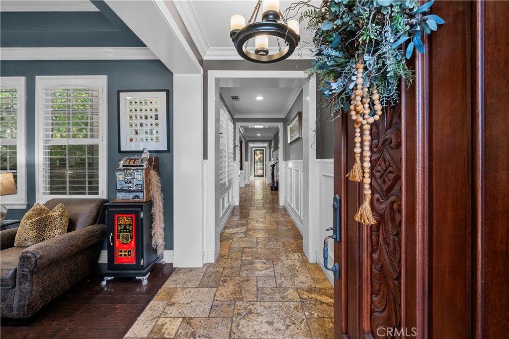 25638 Elmwood Lane Property Photo 4