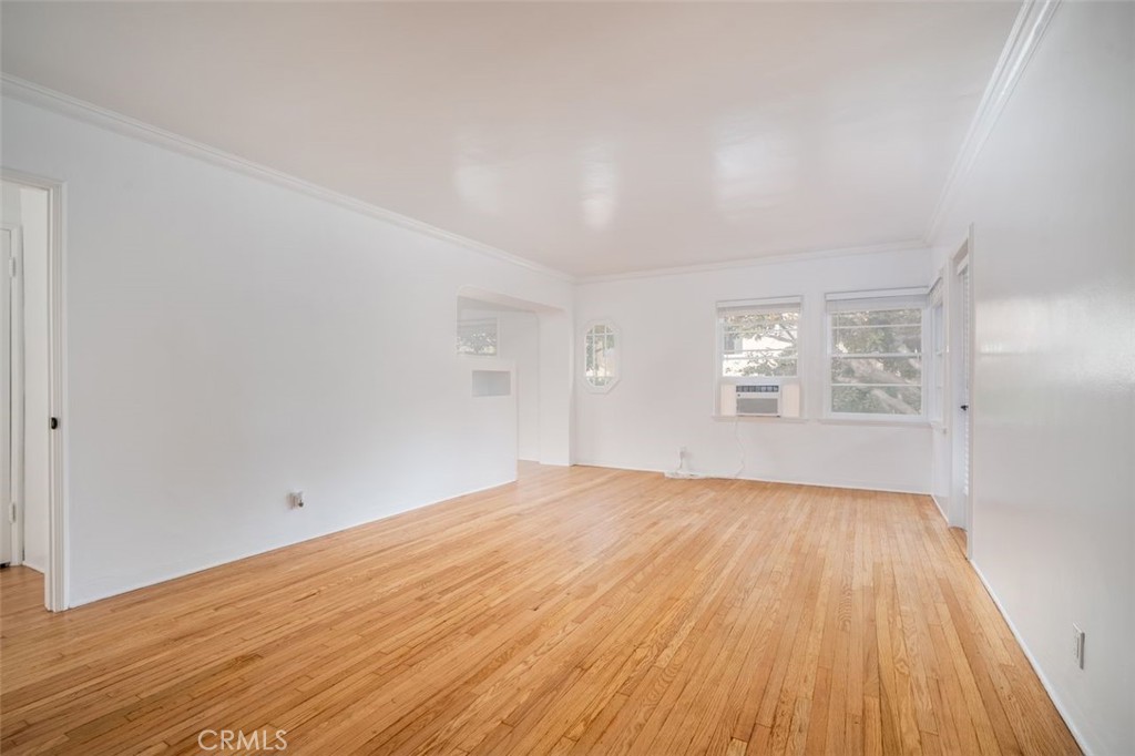 265 N Swall Drive Property Photo 3