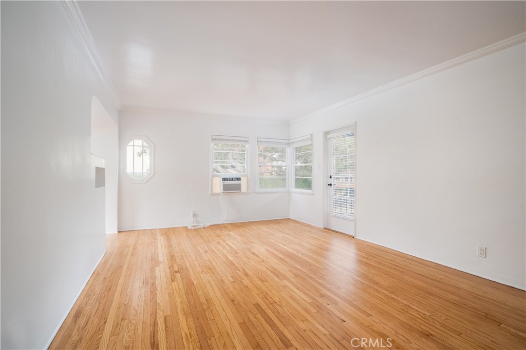 265 N Swall Drive Property Photo 4