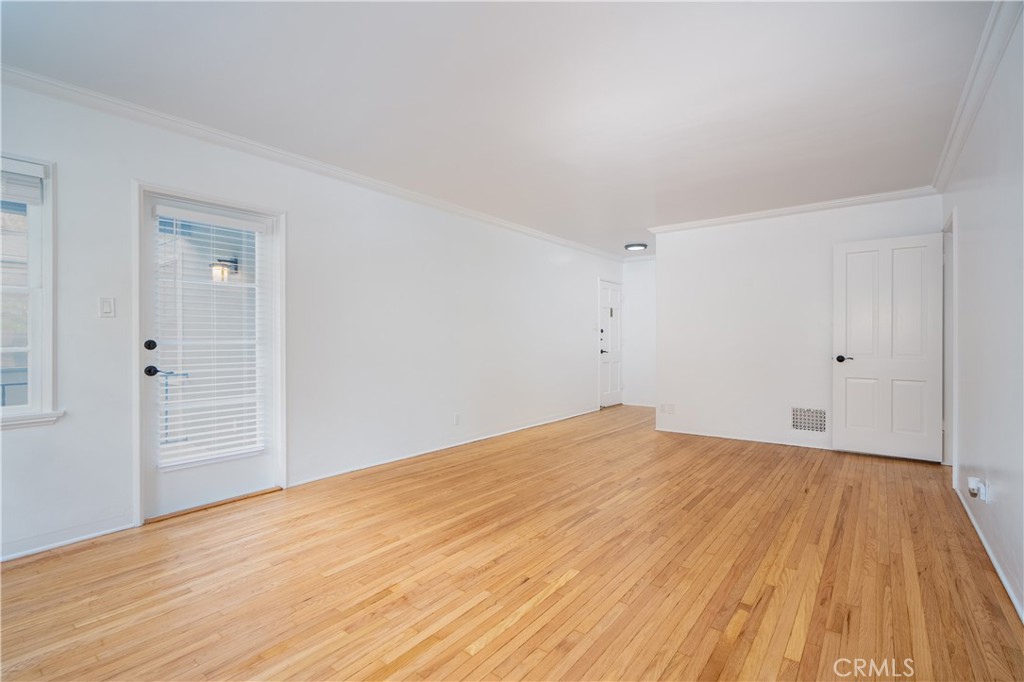 265 N Swall Drive Property Photo 5