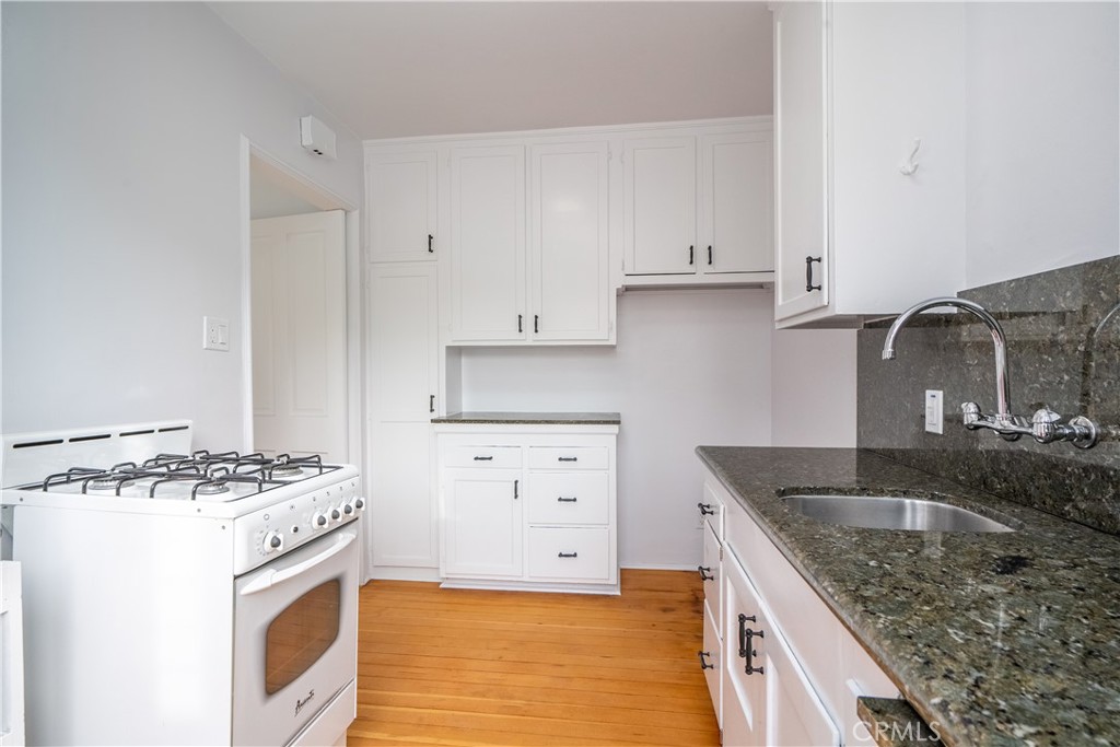 265 N Swall Drive Property Photo 11