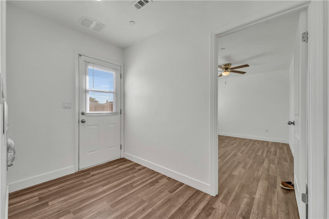 10016 Mendiburu Property Photo 10