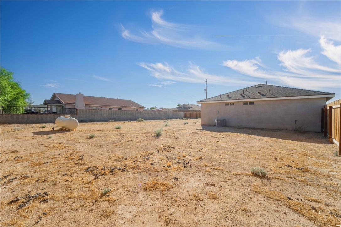 10016 Mendiburu Property Photo 22