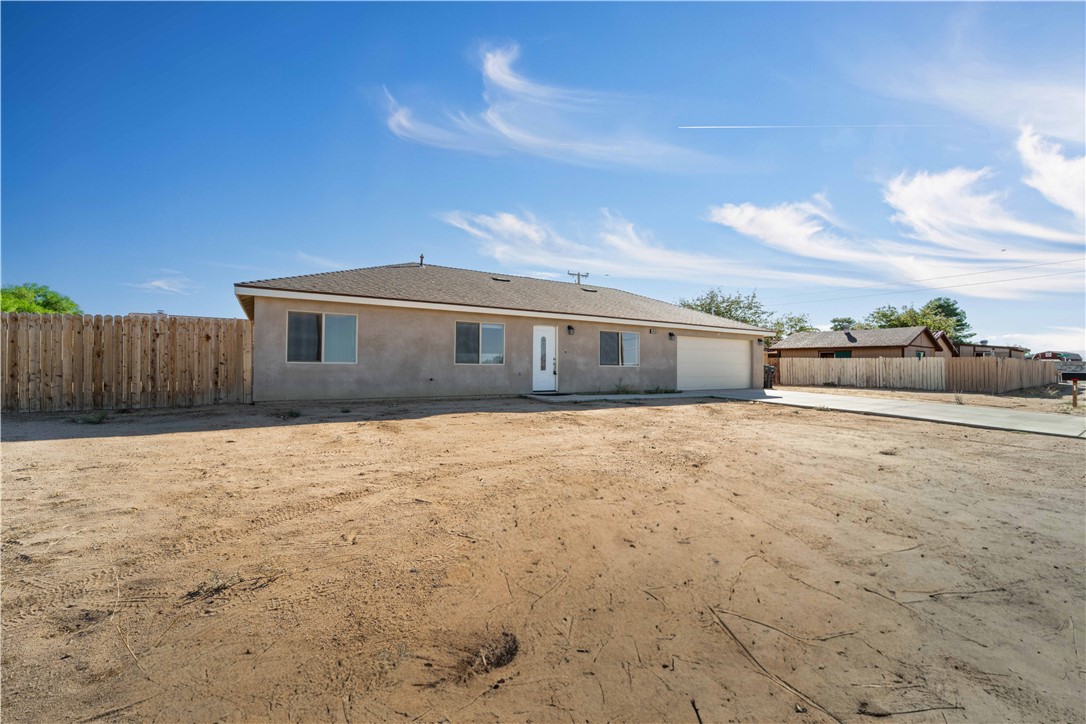 10016 Mendiburu Property Photo 27