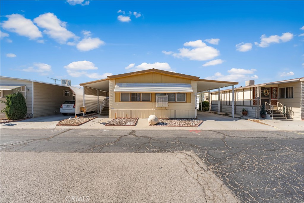 2550 E Avenue I 15 Property Photo 1
