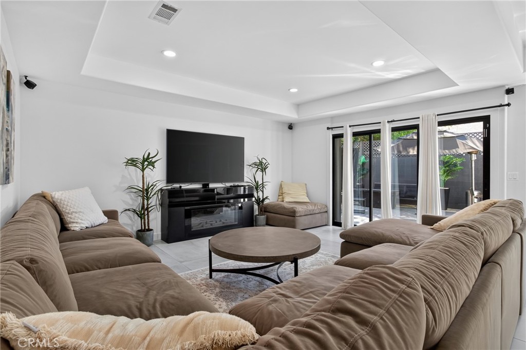 13964 Morrison Street Property Photo 12