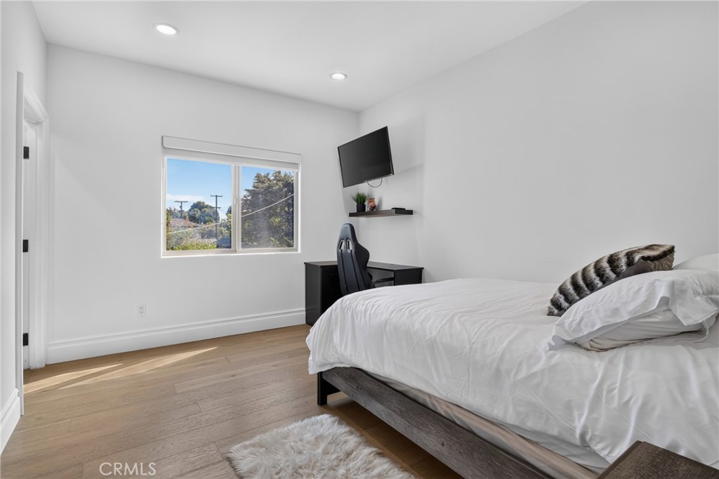 13964 Morrison Street Property Photo 44
