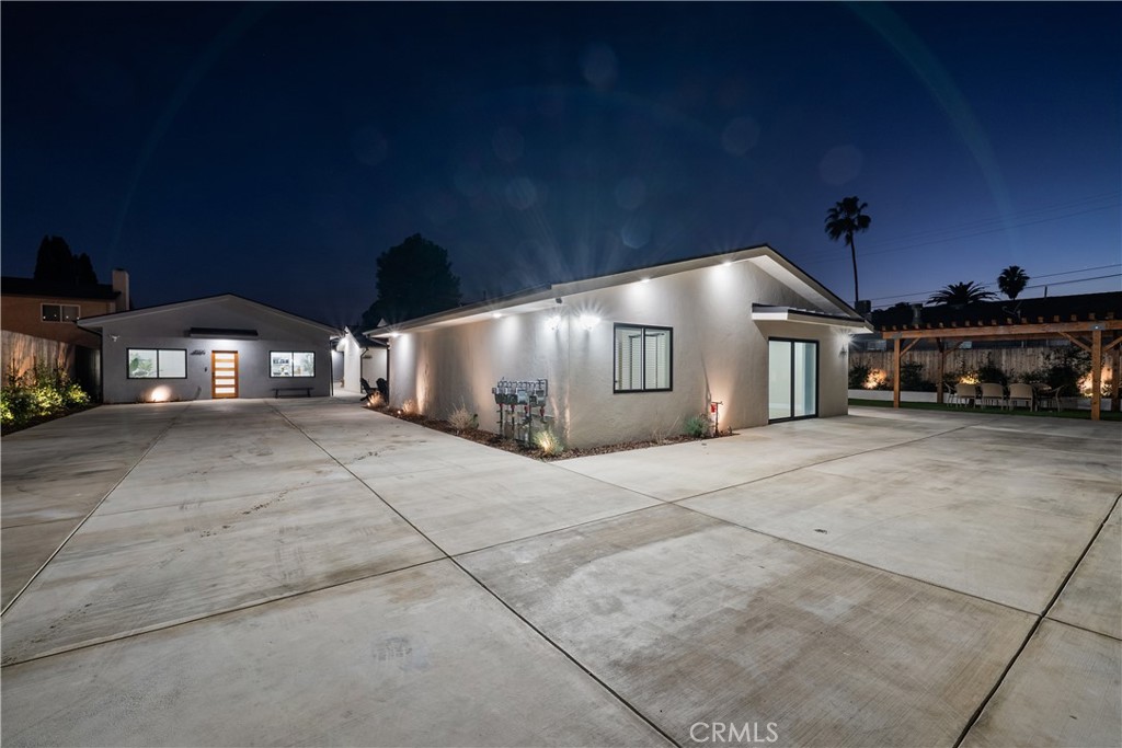 16360 Parthenia Property Photo 20