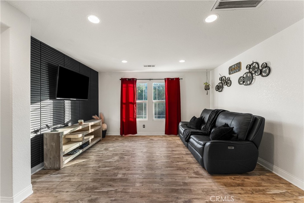2450 Delicious Property Photo 24