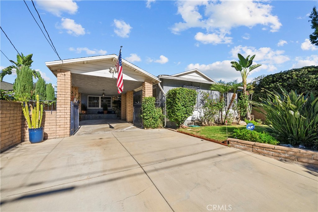 15253 La Valle Street Property Photo 1