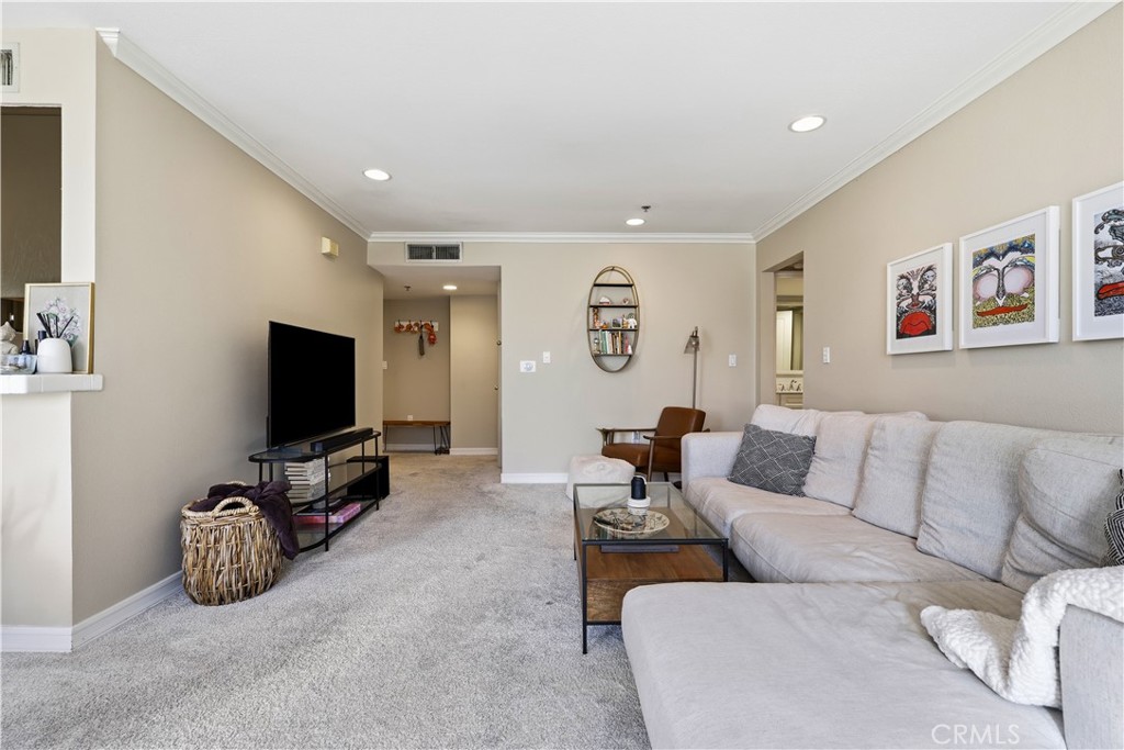 4501 Cedros Avenue 330 Property Photo 8