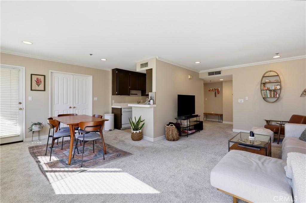 4501 Cedros Avenue 330 Property Photo 9