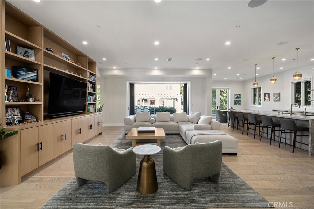 15547 Valley Vista Boulevard Property Photo 8
