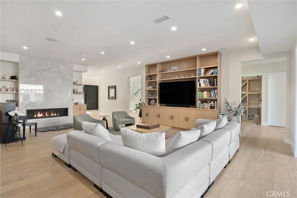 15547 Valley Vista Boulevard Property Photo 11