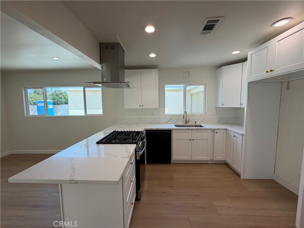 15903 Bryant Street Property Photo 8