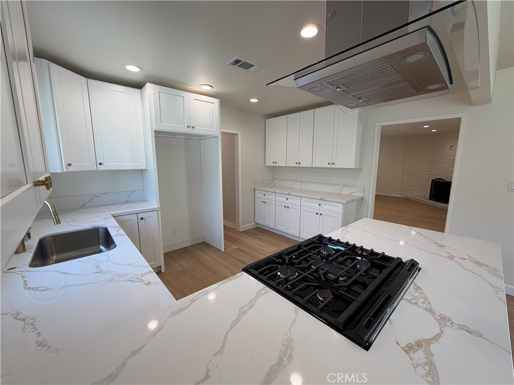 15903 Bryant Street Property Photo 9