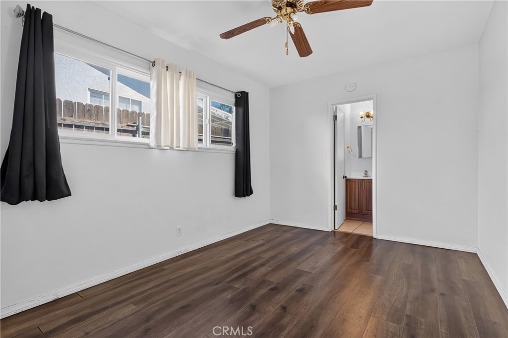 10572 Shoshone Avenue Property Photo 7
