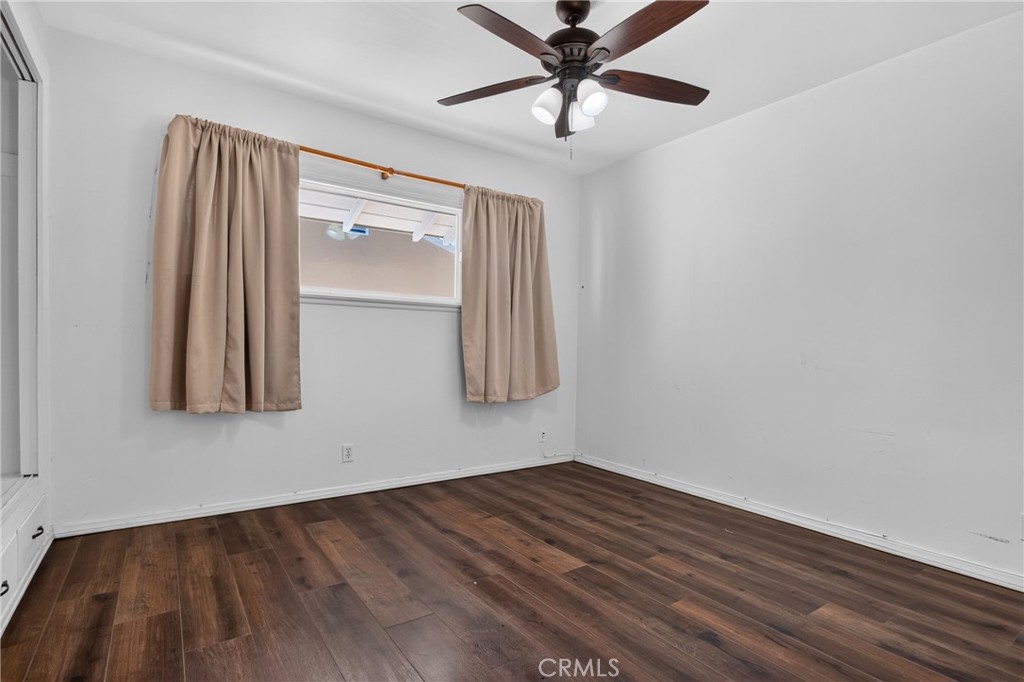 10572 Shoshone Avenue Property Photo 11