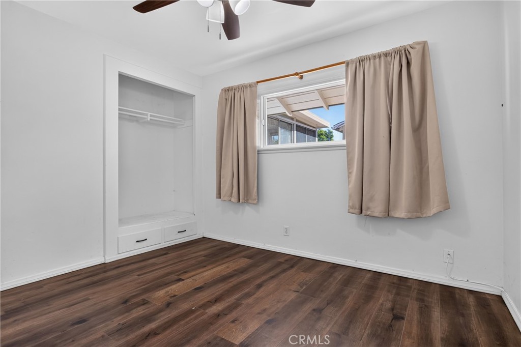 10572 Shoshone Avenue Property Photo 12