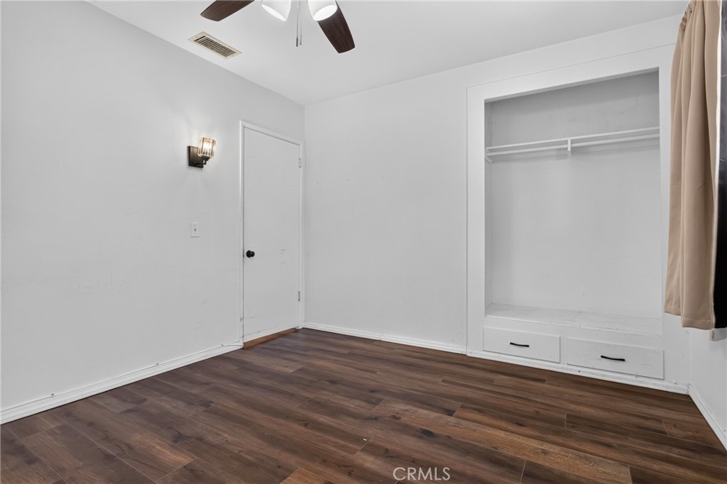 10572 Shoshone Avenue Property Photo 13