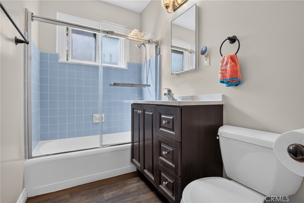 10572 Shoshone Avenue Property Photo 14