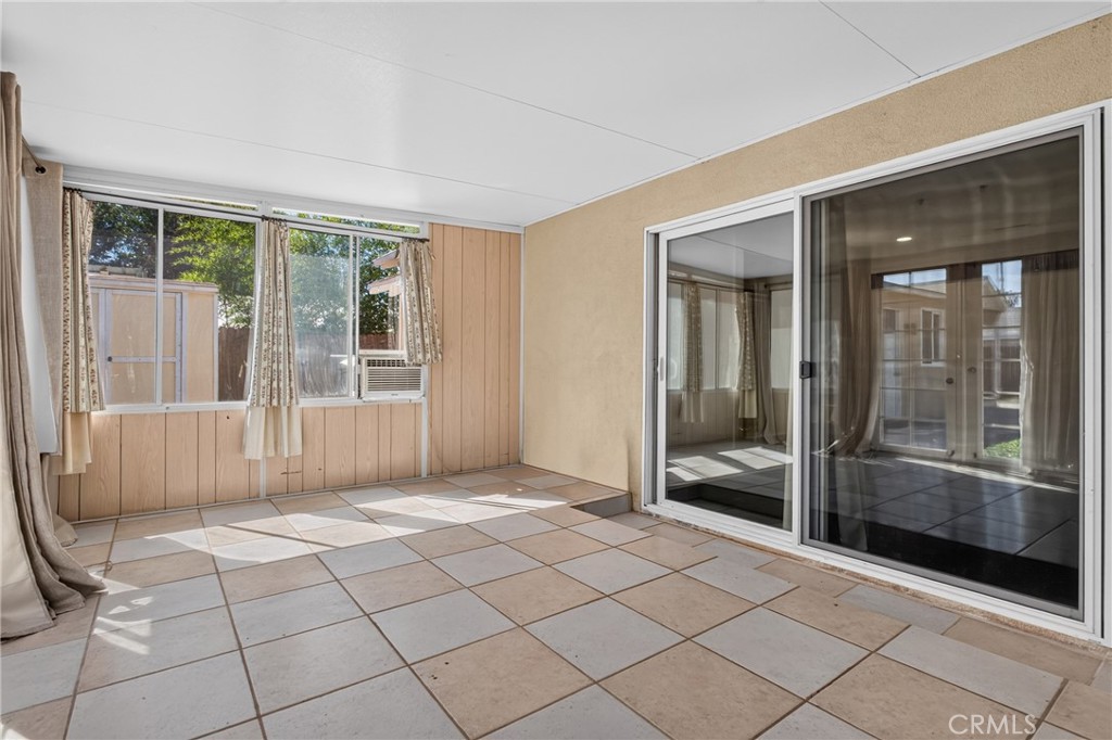 10572 Shoshone Avenue Property Photo 24