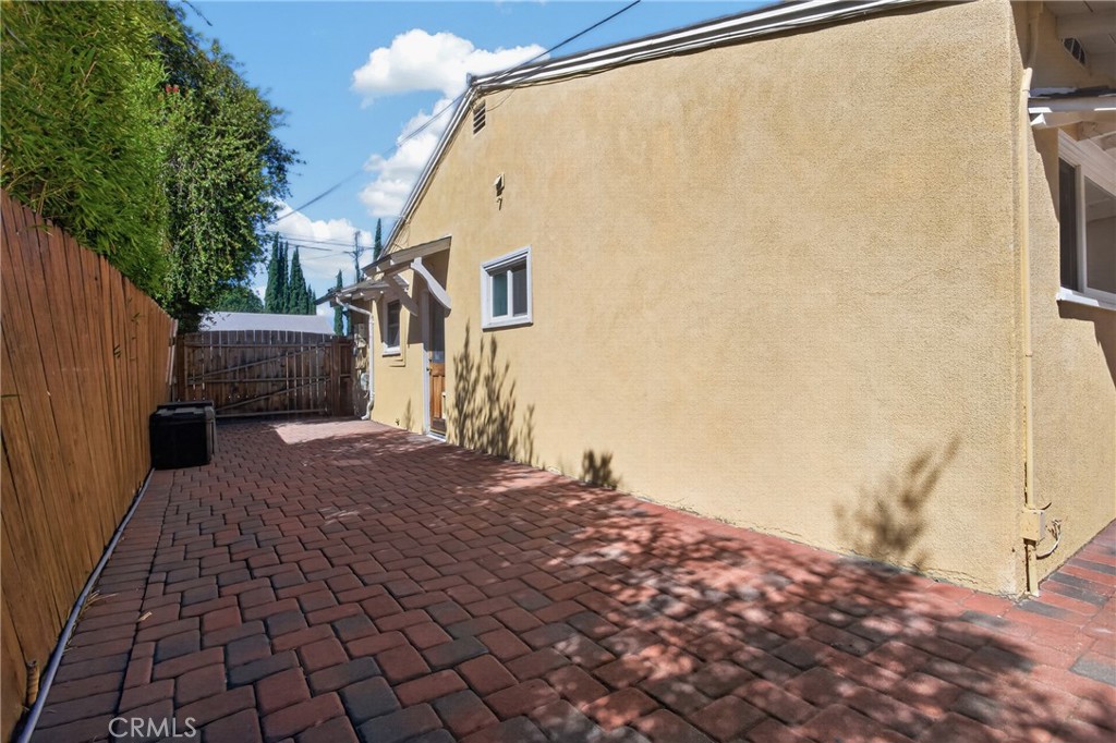 10572 Shoshone Avenue Property Photo 27