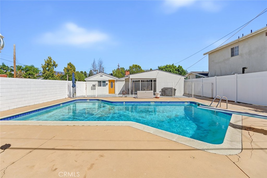10989 Mascarell Avenue Property Photo 3