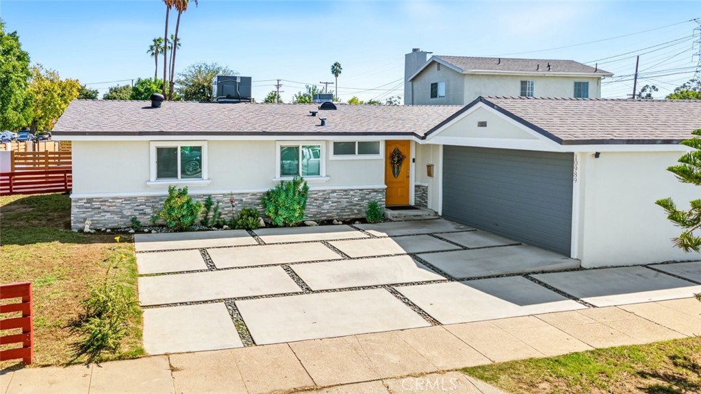 10989 Mascarell Avenue Property Photo 6