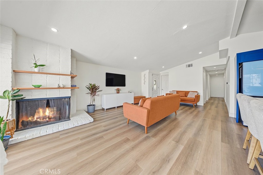 10989 Mascarell Avenue Property Photo 8
