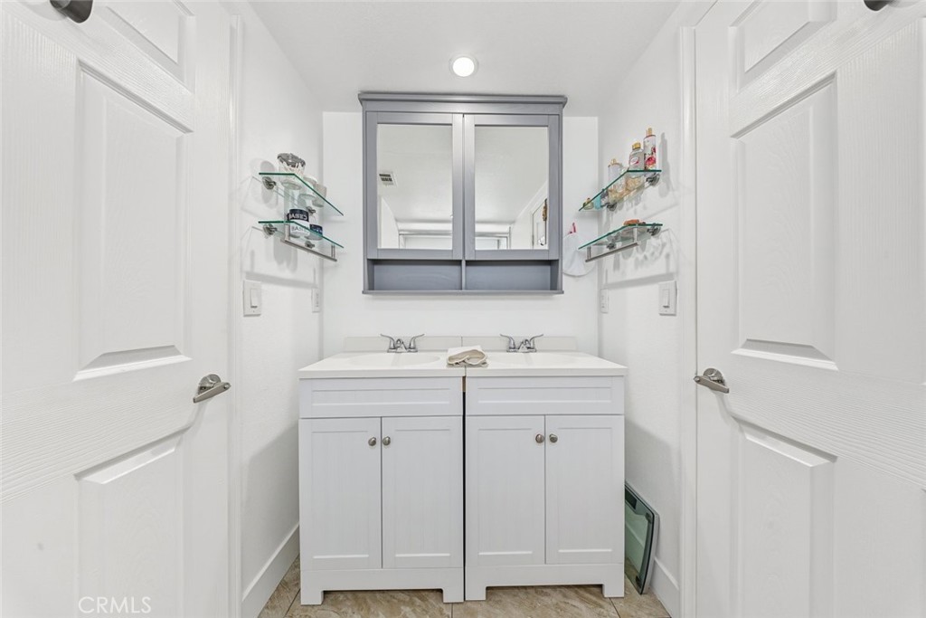 10989 Mascarell Avenue Property Photo 15