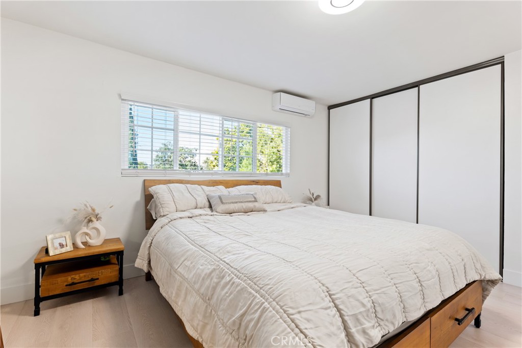 4427 Camero Avenue 4 Property Photo 10