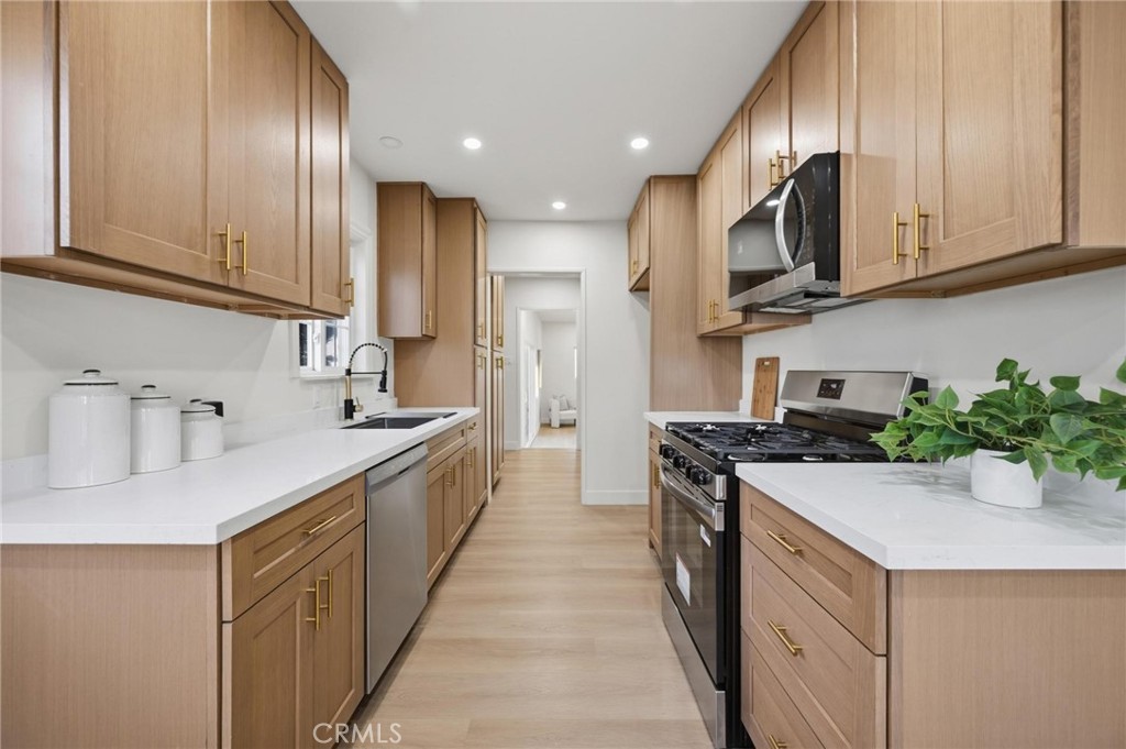 3111 W 178th Street Property Photo 10