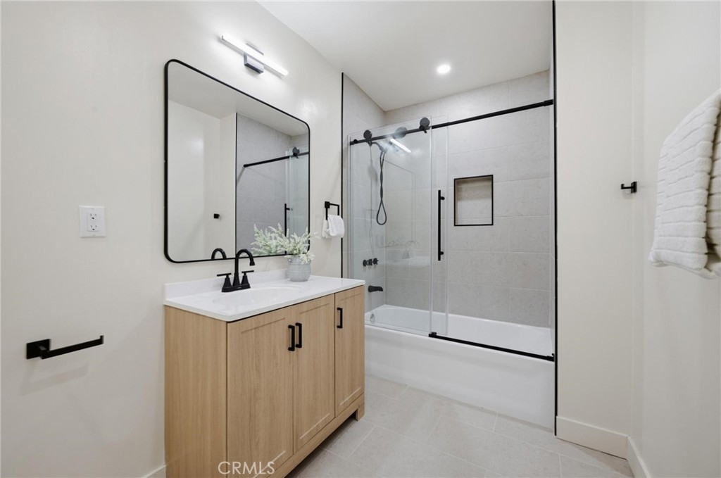 3111 W 178th Street Property Photo 13