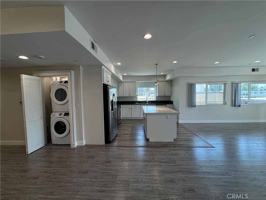 5432 Hermitage Ave 301 Property Photo 2