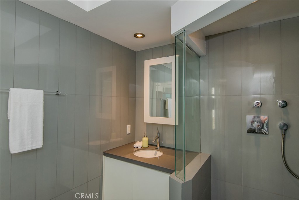 11 Marine Terrace 3 Property Photo 28