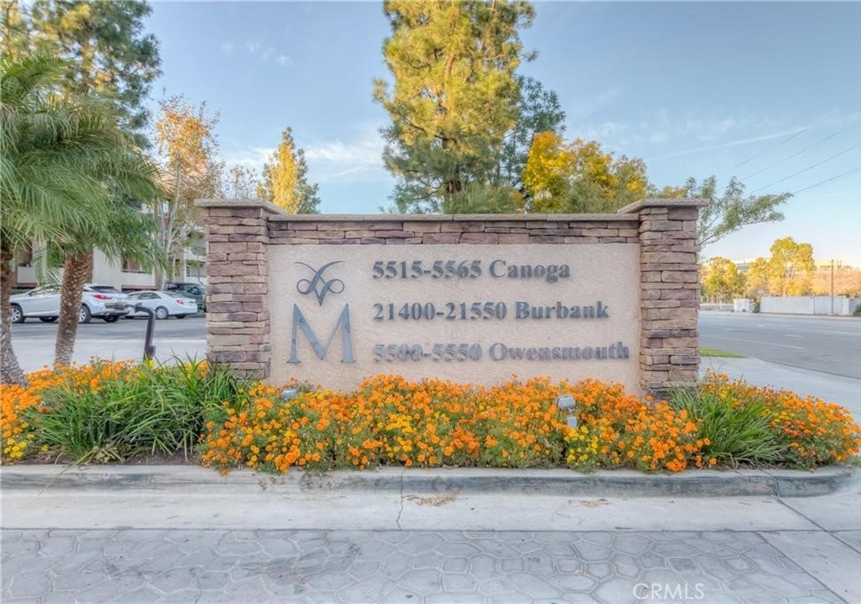 5545 Canoga Avenue 213 Property Photo 13
