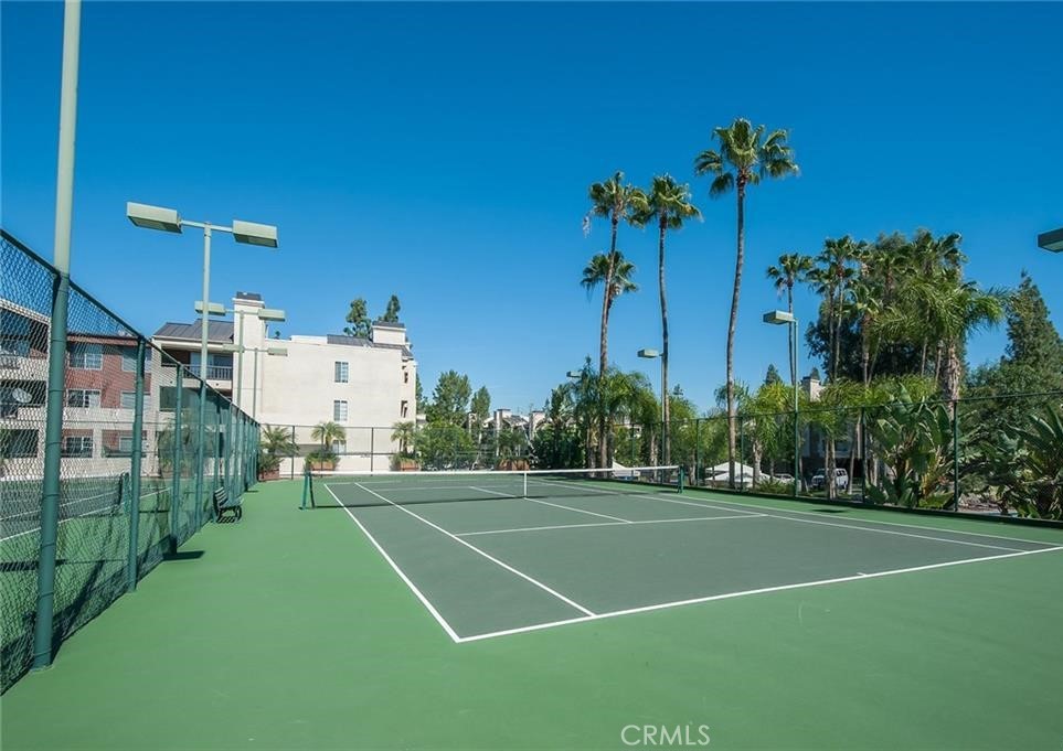 5545 Canoga Avenue 213 Property Photo 16