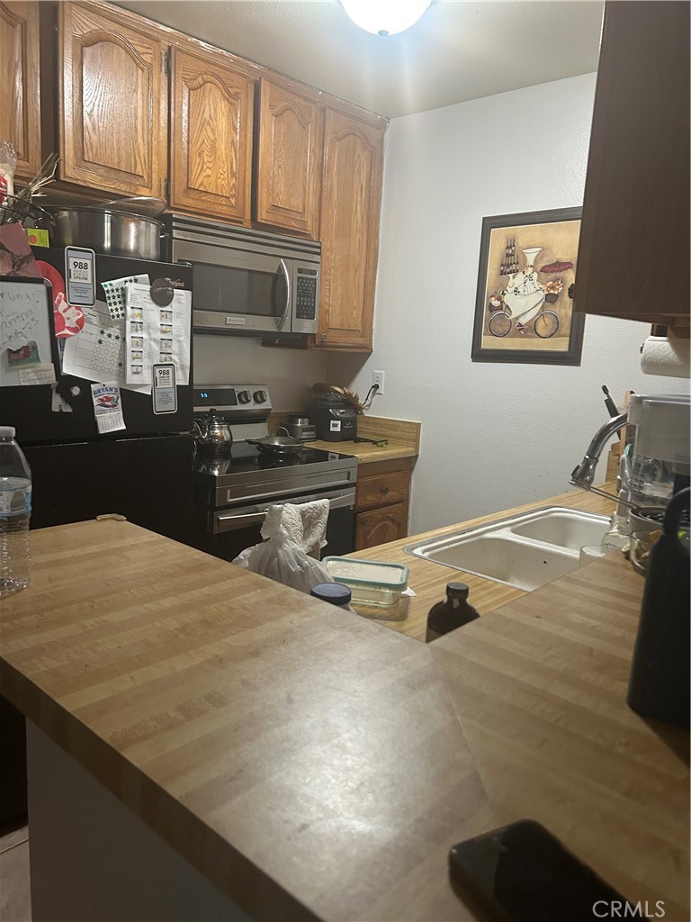 21801 Roscoe Property Photo 6